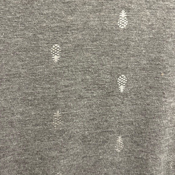 Pineapple Pattern T-Shirt - Picture 2 of 2